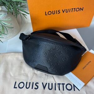 Louis Vuitton Black Monogram Discovery Belt Bag